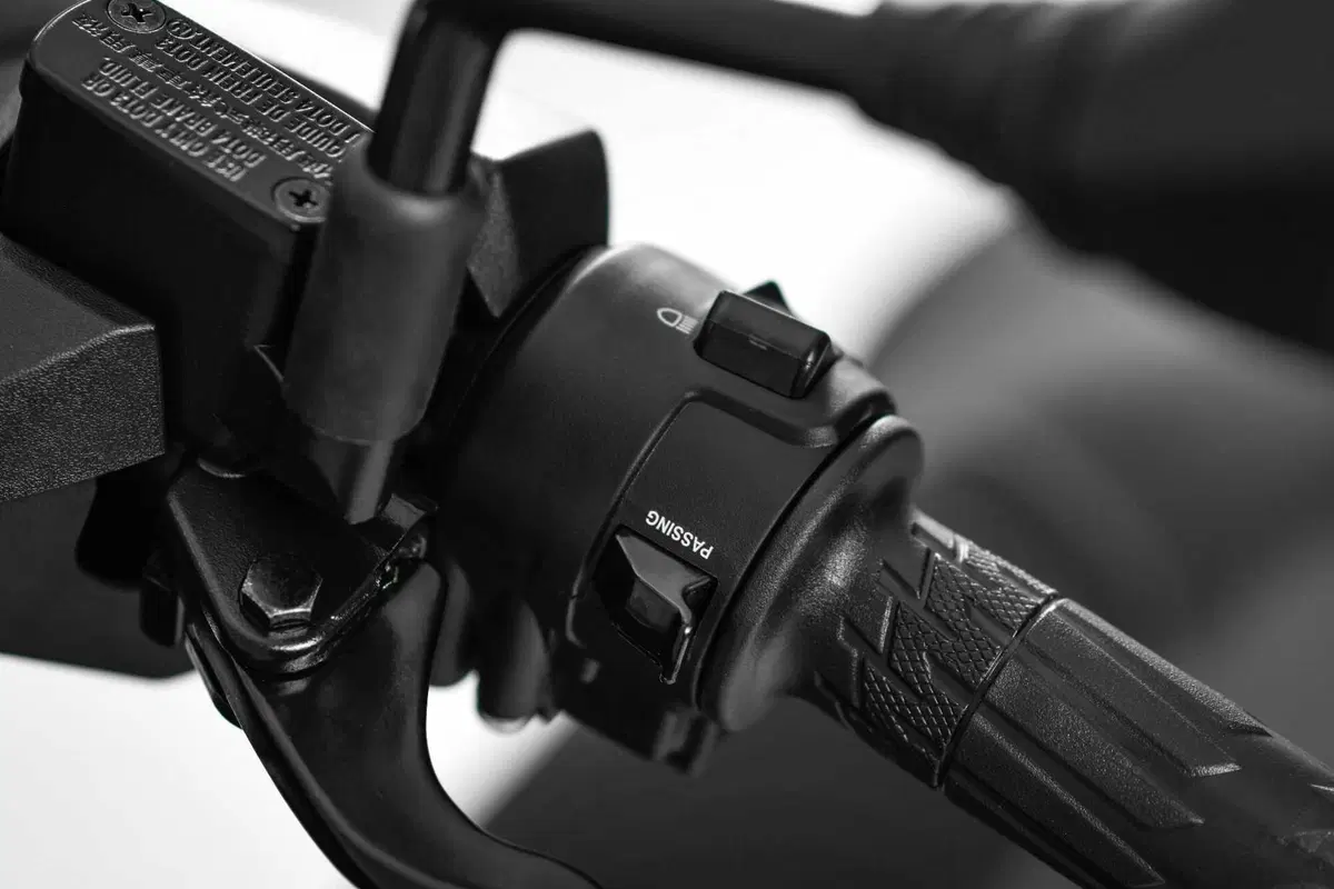 Kymco Skytown 125 MY25, scooter da città che guarda al futuro [GALLERY] (14)