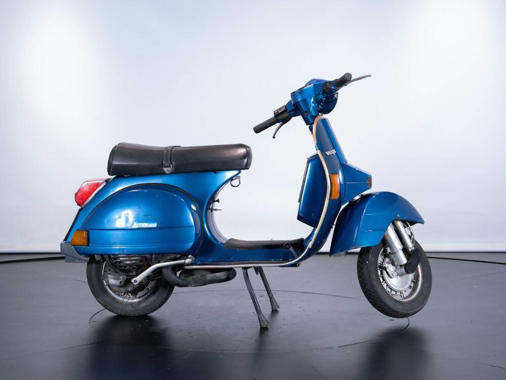 Piaggio VESPA P200 E (2)