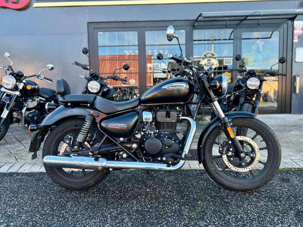 Royal Enfield Meteor 350 Stellar (2021 - 24) (4)