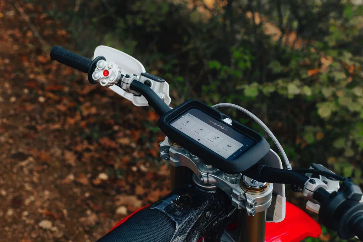 Stark Future presenta la Stark Varg EX: la moto da enduro elettrica (2)