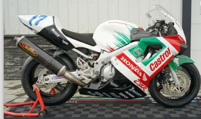 La Honda CBR 600F F4 di Pere Riba all'asta!