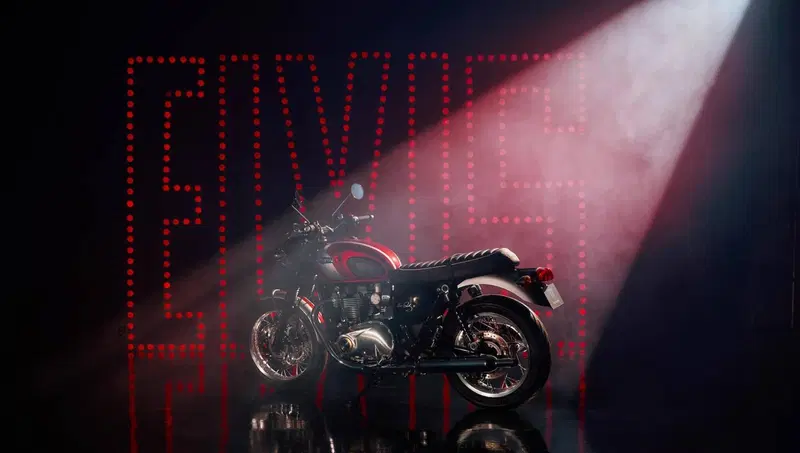 Triumph Bonneville T120 Elvis (2024 - 26) (14)