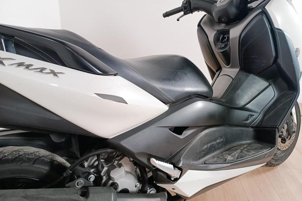 Yamaha X-Max 300 Tech Max (2020) (4)