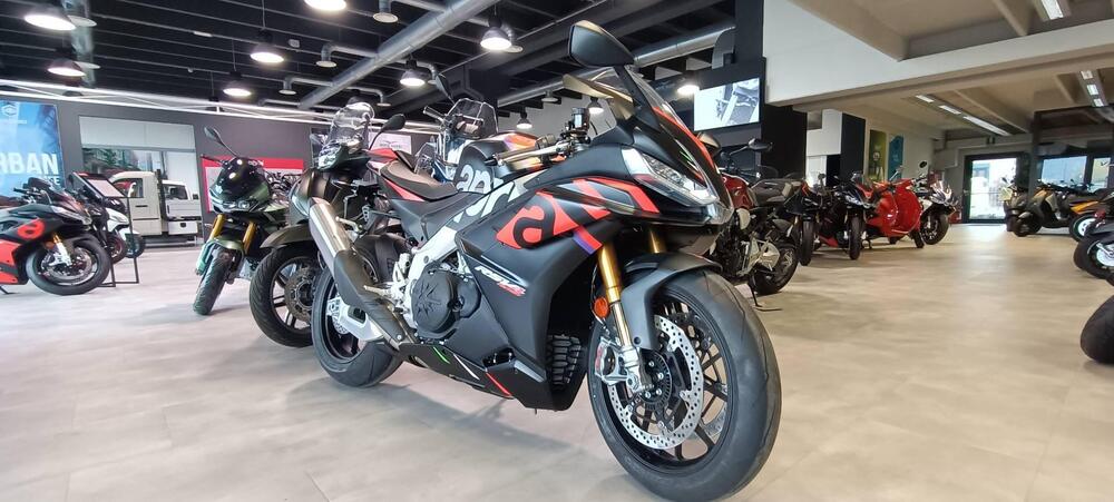 Aprilia RSV4 1100 Factory (2021 - 24) (2)