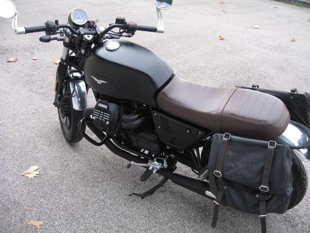 Moto Guzzi V7 III Stone (2017 - 20) (5)