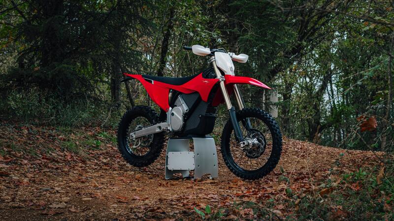 Stark Future presenta la Stark Varg EX: la moto da enduro elettrica [VIDEO]