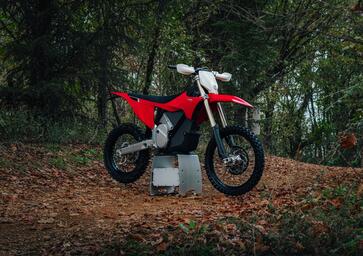 Stark Future presenta la Stark Varg EX: la moto da enduro elettrica [VIDEO]