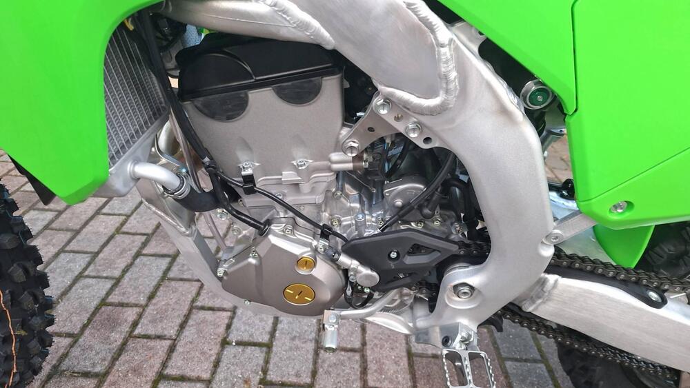 Kawasaki KX 250 (2025) (3)