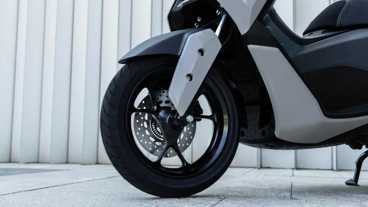 Yamaha N-Max 125 N-Max 125 Tech Max (2025 - 26) (11)