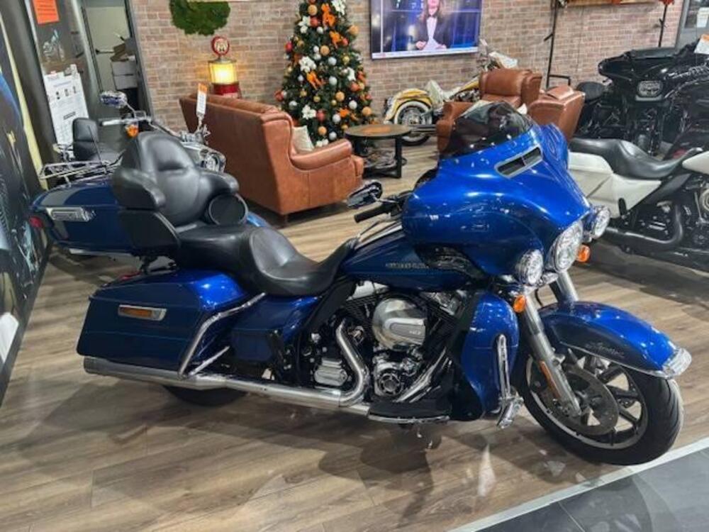 Harley-Davidson 1690 Electra Glide Ultra Limited (2016) - FLHTK (2)