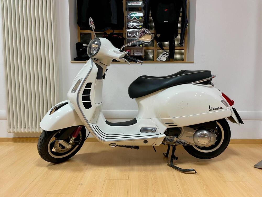 Vespa GTS 300 Super (2008 - 16) (4)