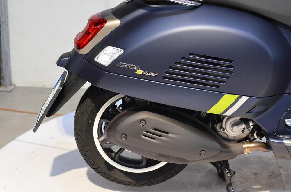 Vespa GTS 300 Super Tech (2023 - 24) (2)