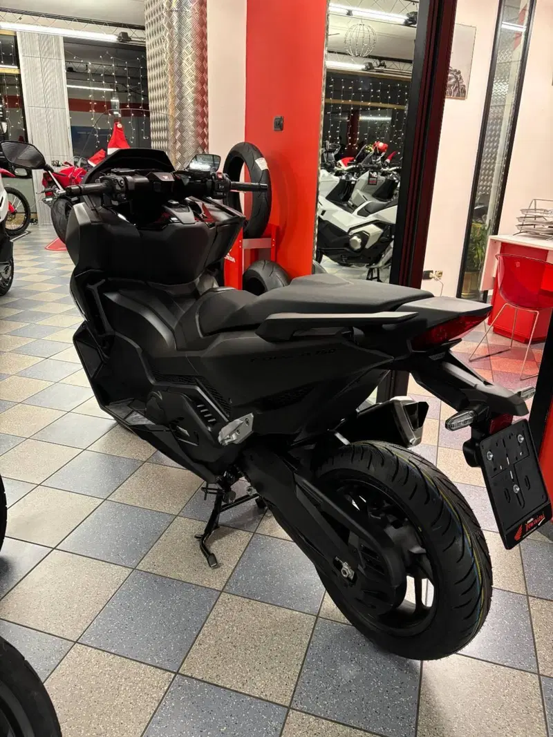 Honda Forza 750 (2025 - 26) (4)
