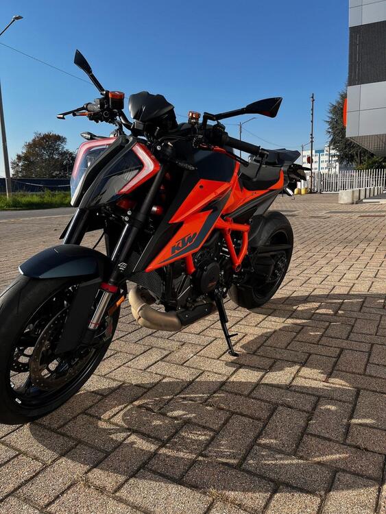 KTM 1290 Super Duke R (2022 - 23) (3)