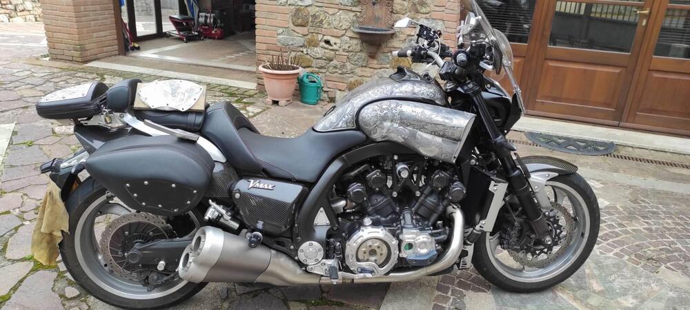 Yamaha VMAX (2008 - 17) (3)