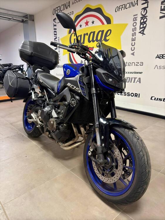 Yamaha MT-09 (2017 - 20) (2)