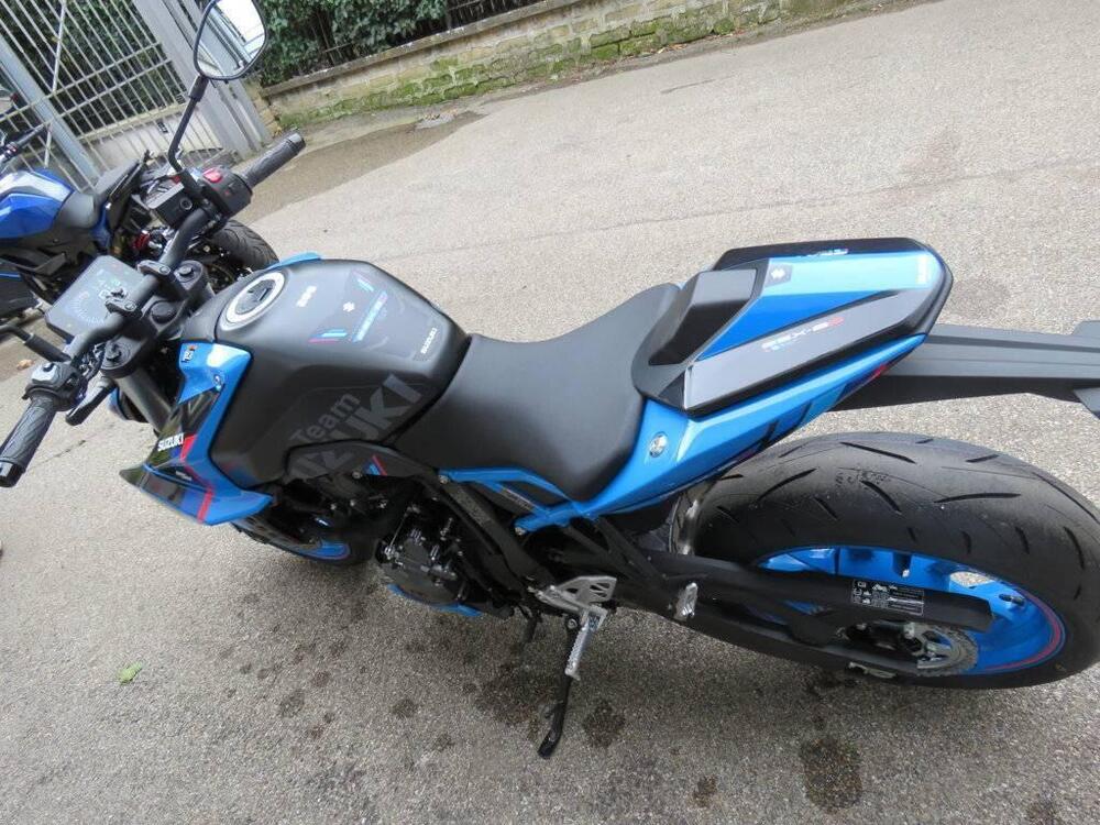 Suzuki GSX-8S Team Suzuki Edition (2024) (4)