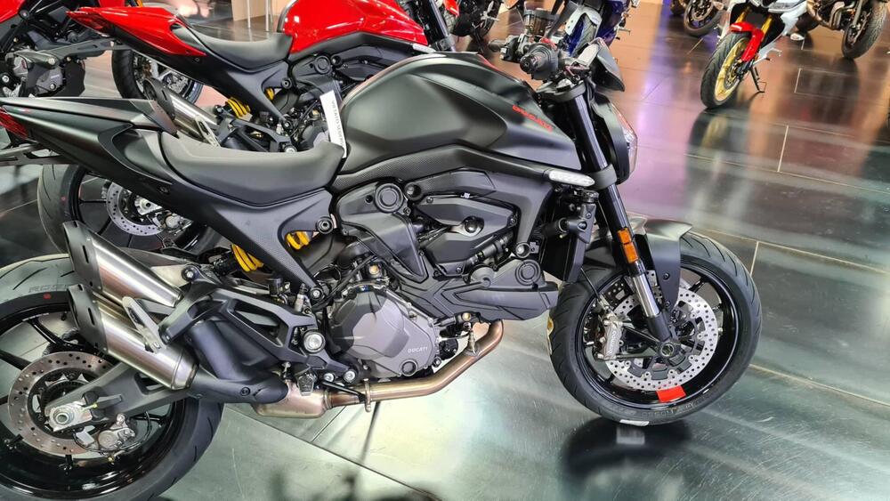 Ducati Monster 937 + (2021 - 24) (5)