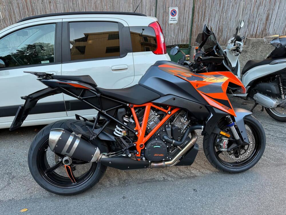 KTM 1290 Super Duke GT (2022 - 24) (4)