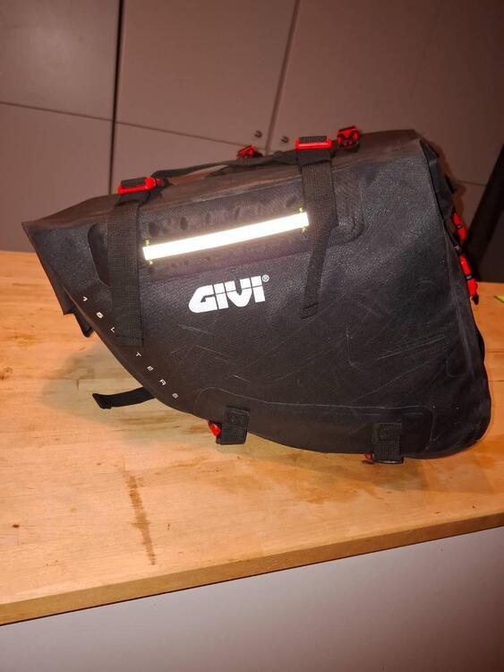 GIVI GRT718 borse soft per moto enduro e dual