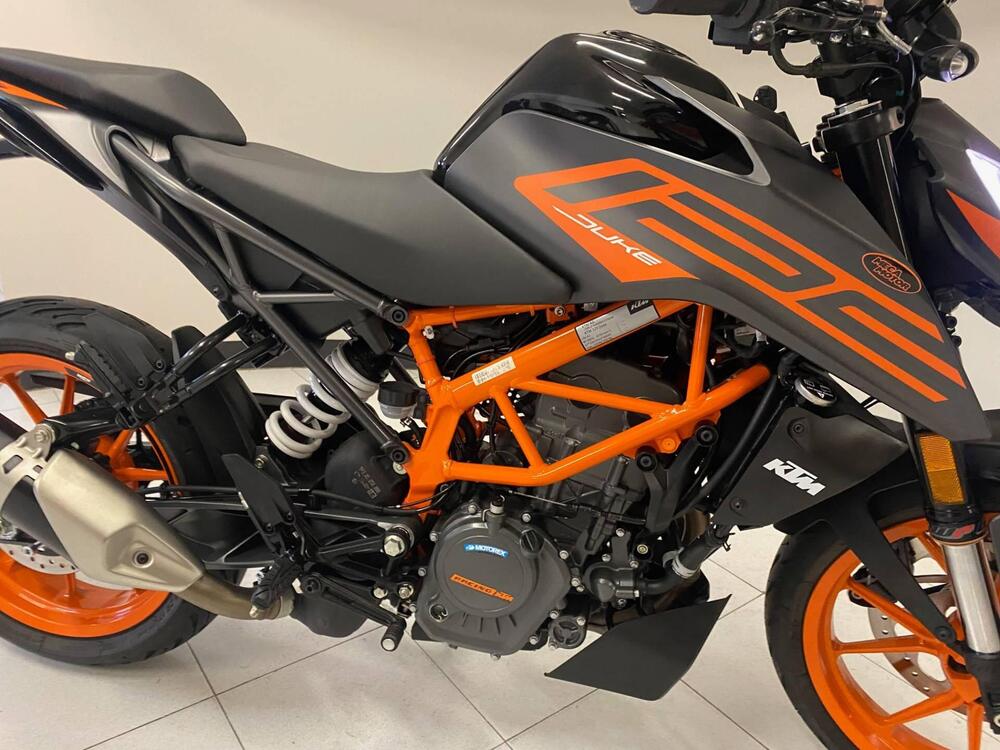 KTM 125 Duke (2021 - 23) (2)