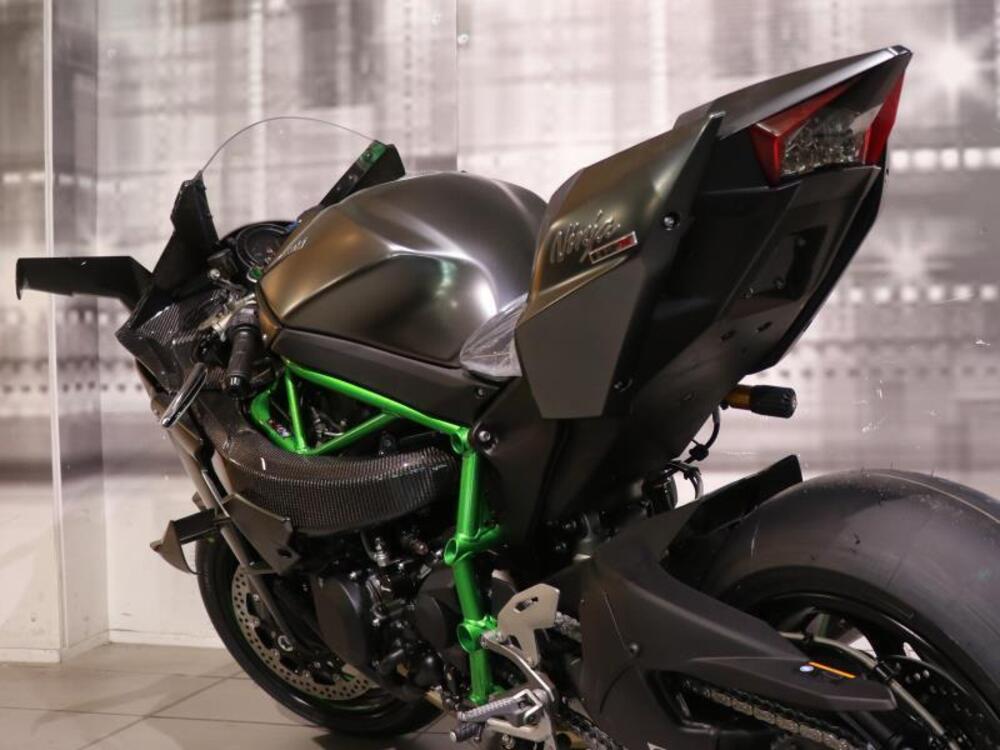 Kawasaki Ninja H2R (2022 - 24) (4)