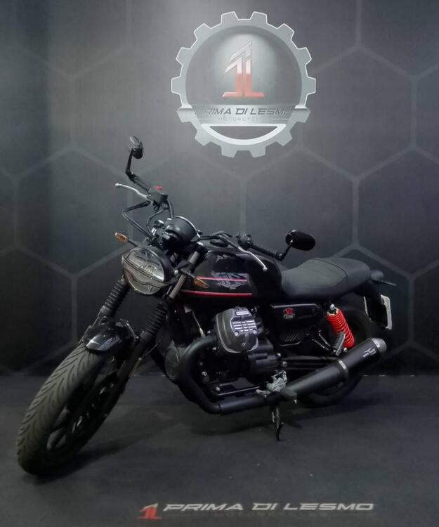 Moto Guzzi V7 Special Edition (2022 - 24) (3)