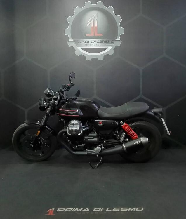 Moto Guzzi V7 Special Edition (2022 - 24) (2)