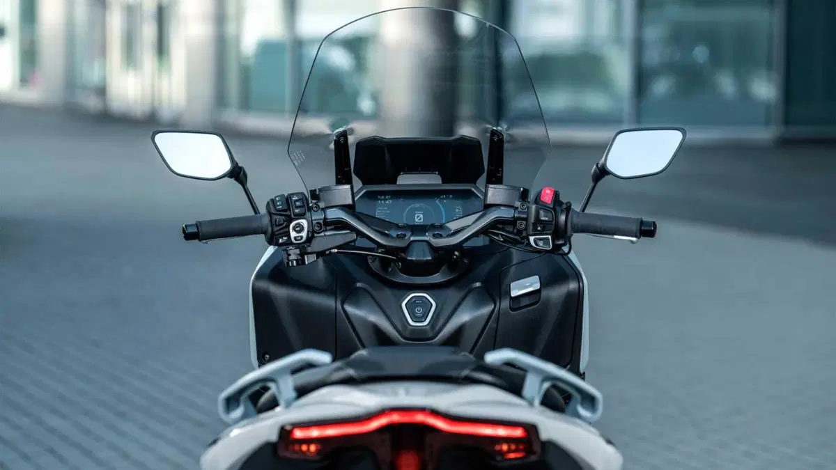 Yamaha T-Max 560 T-Max 560 Tech Max (2025 - 26) (9)
