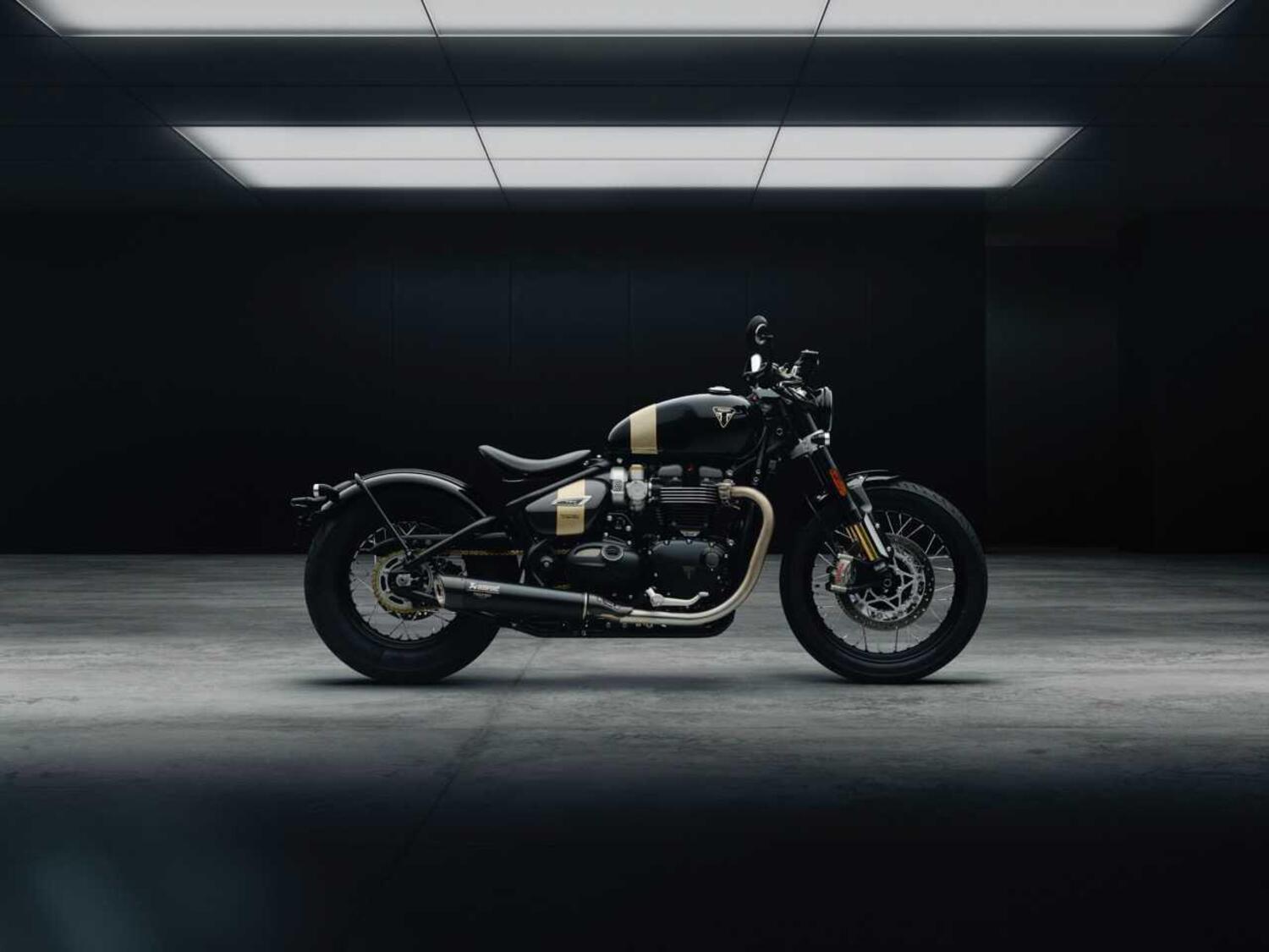 Nuova Triumph Bonneville Bobber TFC, serie limitata tra artigianato e tecnologia