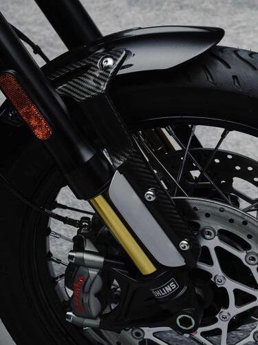 Nuova Triumph Bonneville Bobber TFC, serie limitata tra artigianato e tecnologia (3)