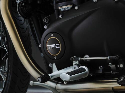 Nuova Triumph Bonneville Bobber TFC, serie limitata tra artigianato e tecnologia (9)