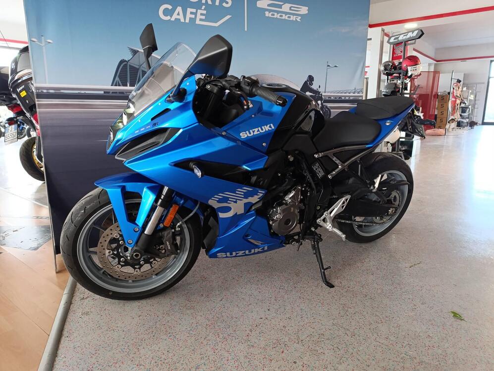 Suzuki GSX-8R (2024) (3)