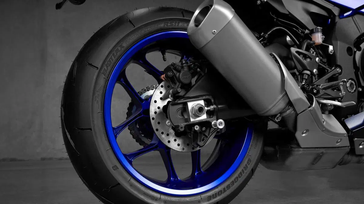 Yamaha YZF R1 YZF R1 (2020 - 25) (11)