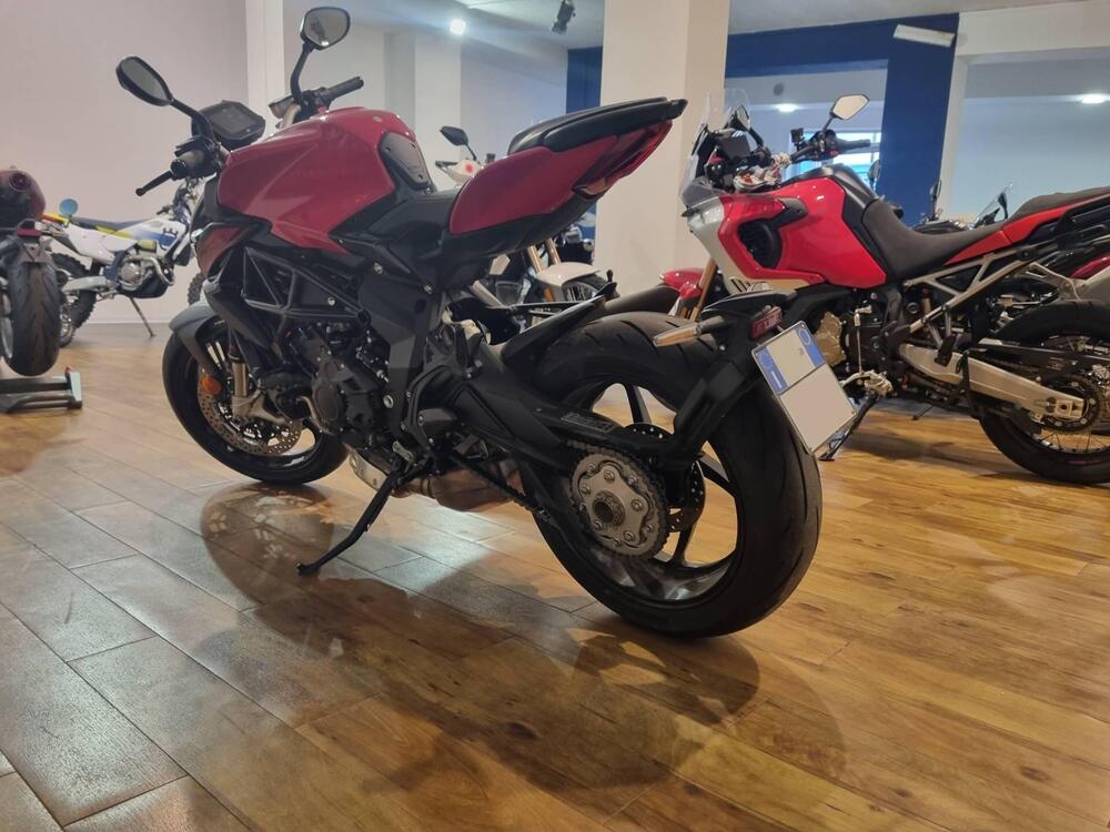 MV Agusta Brutale 800 Rosso (2021 - 23) (4)