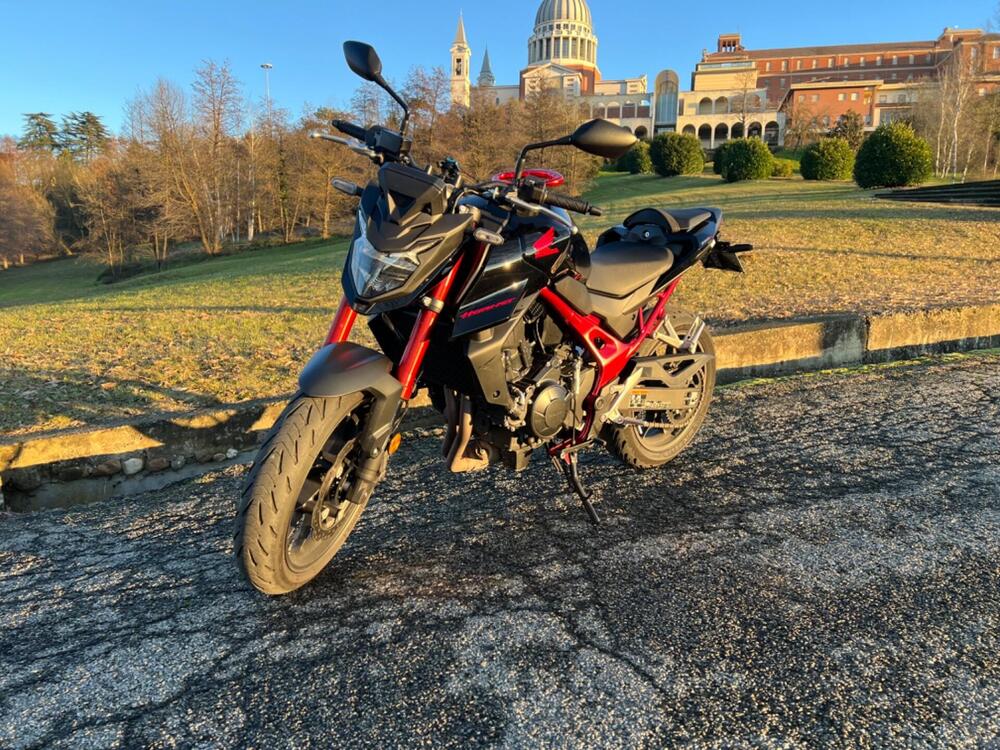 Honda CB 750 Hornet (2023 - 24)