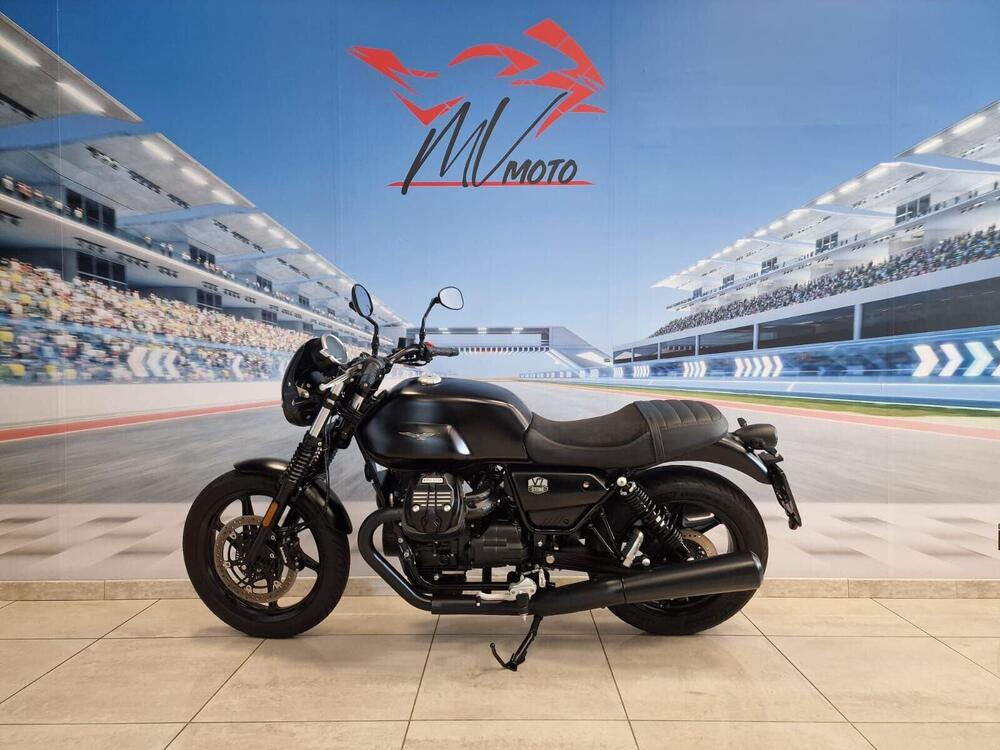 Moto Guzzi V7 Stone (2021 - 24) (3)