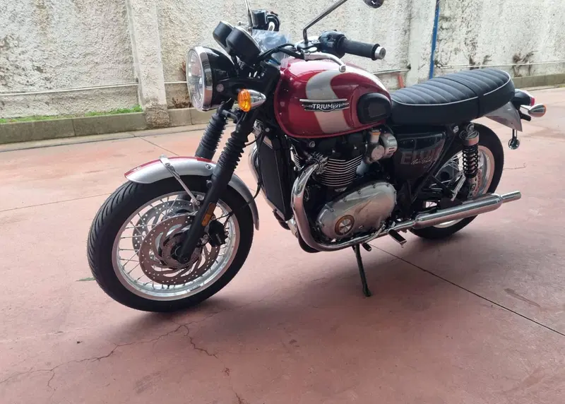 Triumph Bonneville T120 Elvis (2024 - 26) (6)