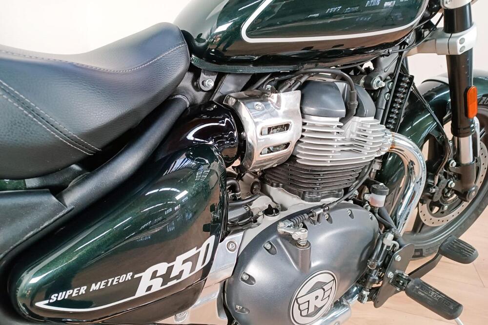 Royal Enfield Super Meteor 650 (2023 - 24) (4)