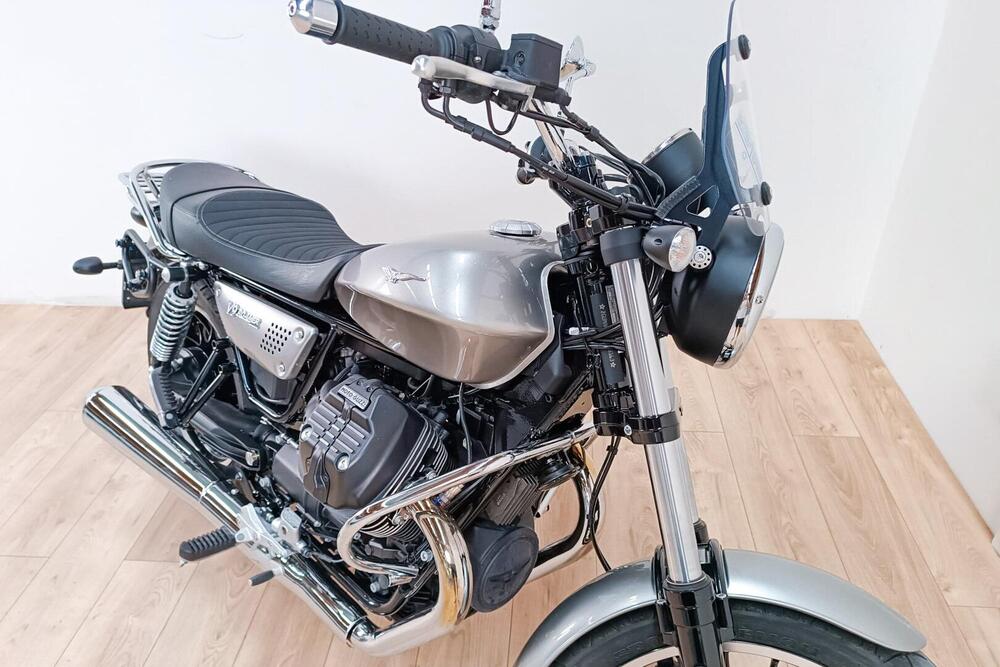 Moto Guzzi V9 Roamer (2016 - 18) (5)