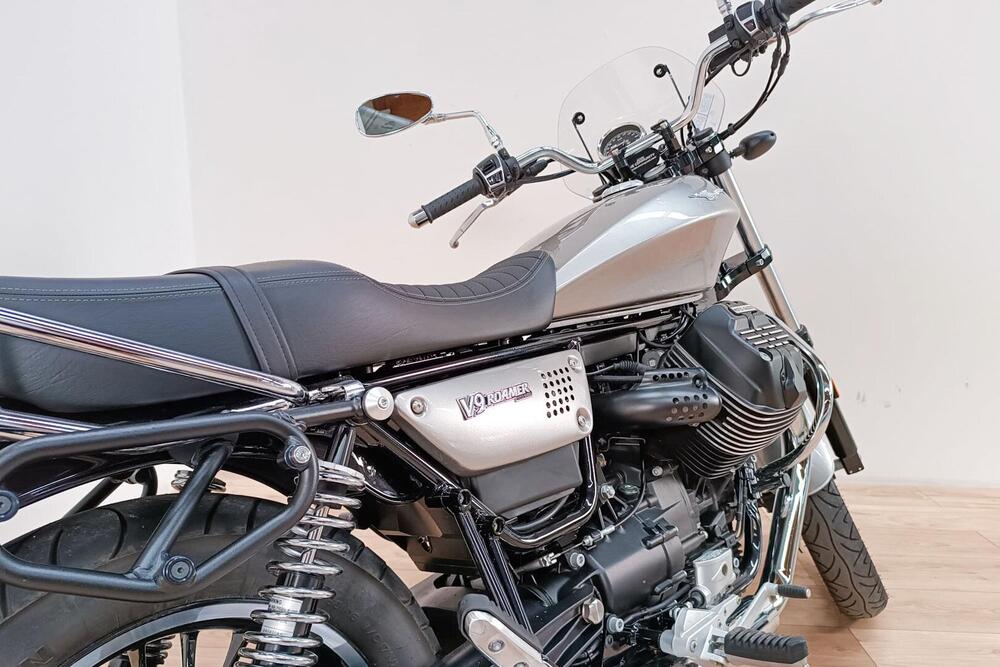 Moto Guzzi V9 Roamer (2016 - 18) (4)