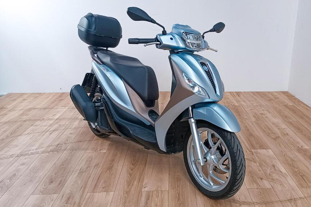 Piaggio Liberty 125 i-get ABS (2016) (2)