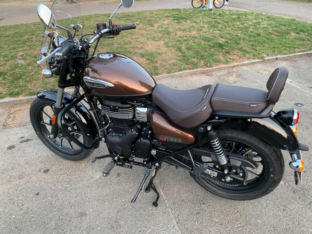 Royal Enfield Meteor 350 Supernova (2021 - 24) (2)