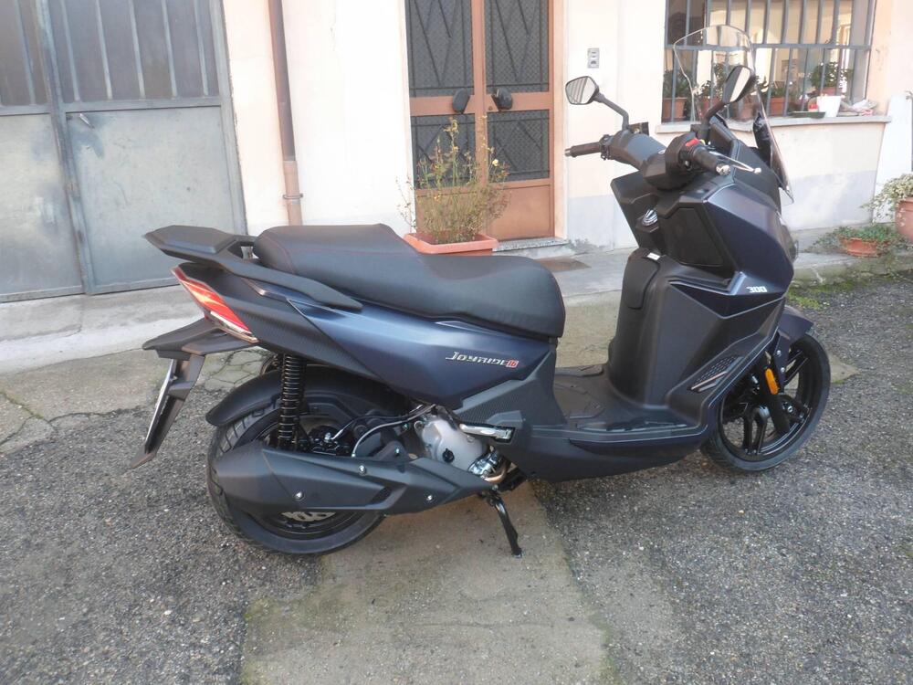 Sym Joyride 300 E5+ (2024) (2)