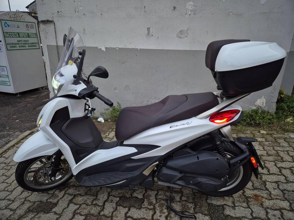 Piaggio Beverly 300 ABS-ASR (2021 - 24) (2)