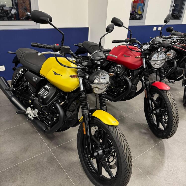 Moto Guzzi V7 Stone (2021 - 24)