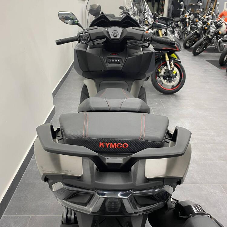 Kymco AK 550 Premium (2023 - 25) (4)