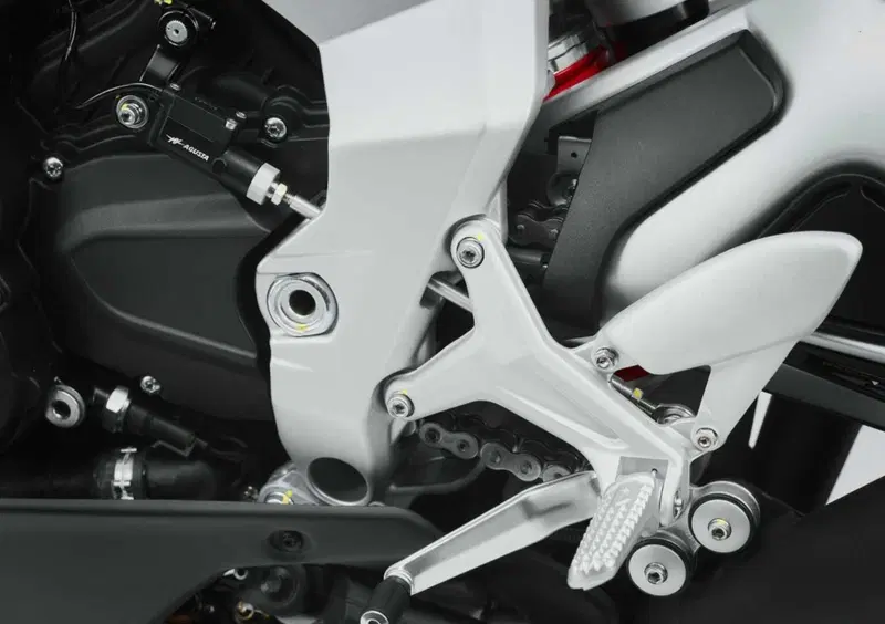 MV Agusta Superveloce 800 Superveloce 800 98 (2023 - 26) (15)