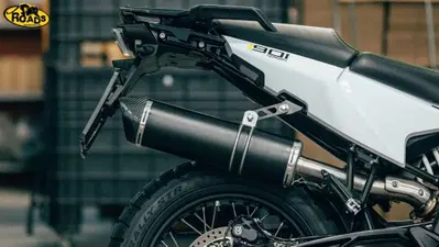 Scarichi Roadsitalia per Husqvarna Norden 901
