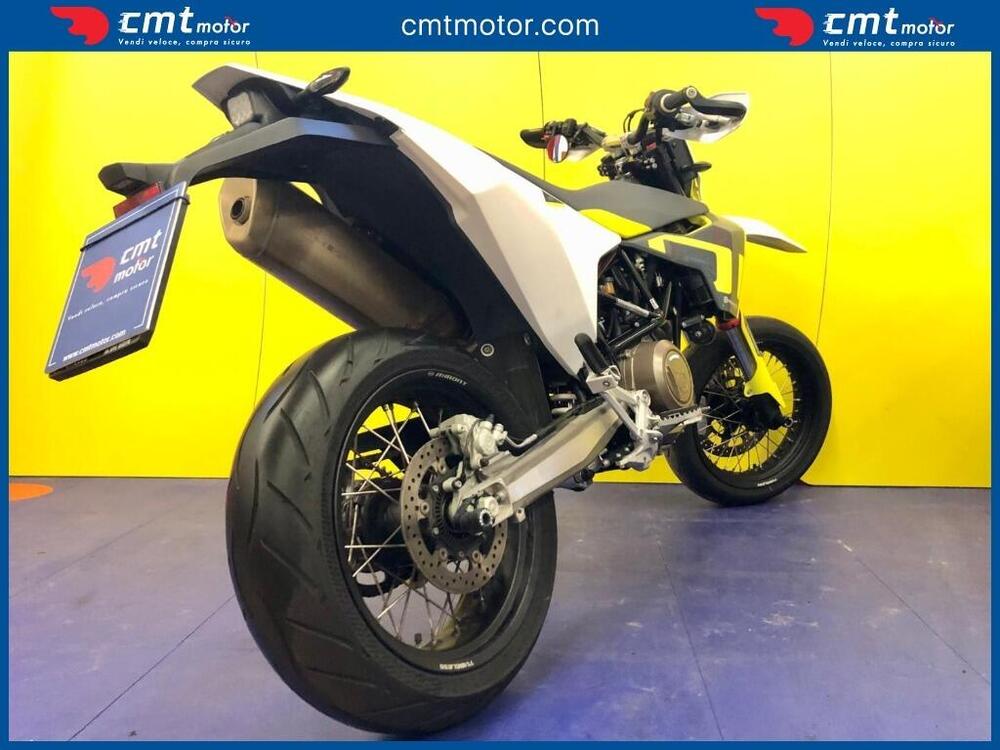 Husqvarna 701 Supermoto (2021) (4)